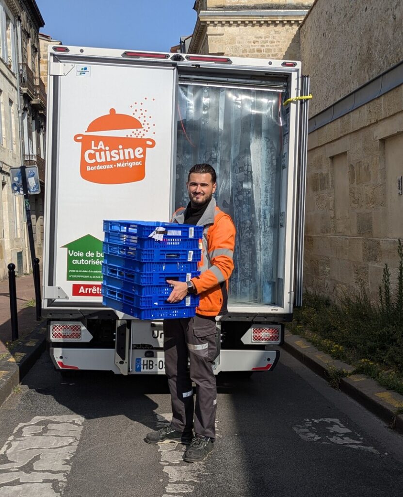 alt : Alexis un chauffeur livreur, il est notre ambassadeur 
https://www.lacuisine-bordeauxmerignac.fr/wp-content/uploads/2025/10/chauffeur.mp4