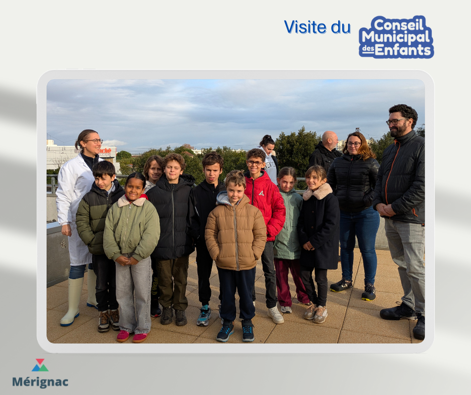 Les enfants du conseil Municipal de la ville de Mérignac avec la diététicienne de LA Cuisine et les animateurs accompagnants.